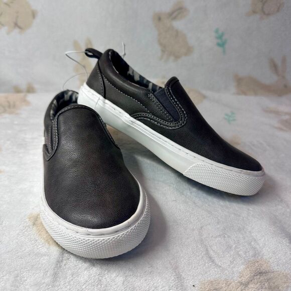 New Old Navy Slip On Shoes Size 13 - Picture 1 of 6